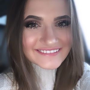 Meet your Posher, Madelynn